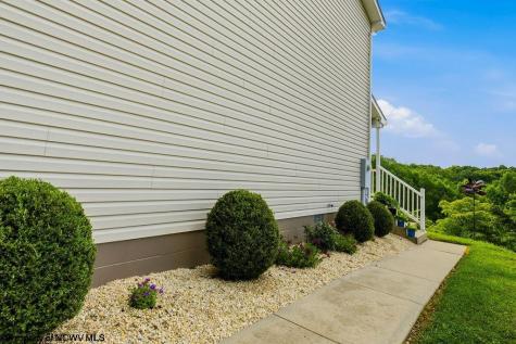 57 Stags Leap Drive Belington WV 26250
