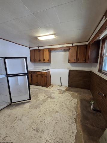 204 W 7th Street Weston WV 26452