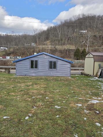 204 W 7th Street Weston WV 26452