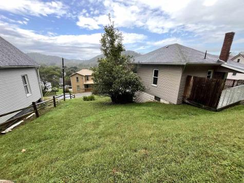 403 S Walnut Street Philippi WV 26416