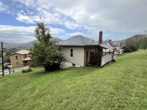 403 S Walnut Street Philippi WV 26416