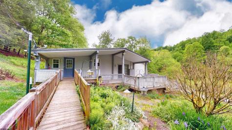 1418 Cherry Run Road Grafton WV 26354