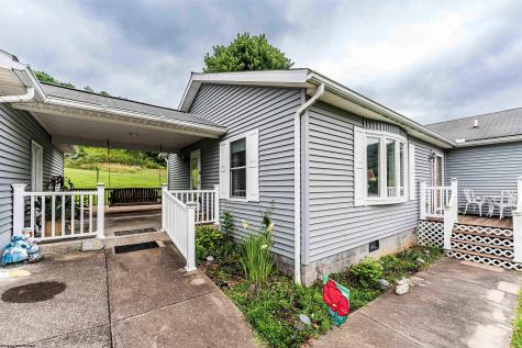 113 Joe's Drive Fairview WV 26570
