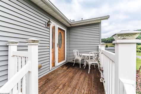 113 Joe's Drive Fairview WV 26570