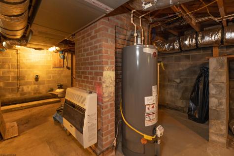 1369 Flag Run Road Clarksburg WV 26301-999