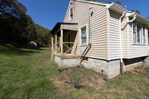 1369 Flag Run Road Clarksburg WV 26301-999