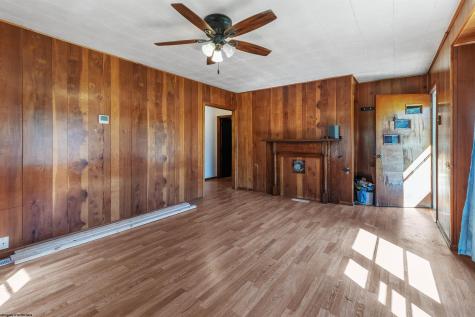 1369 Flag Run Road Clarksburg WV 26301-999