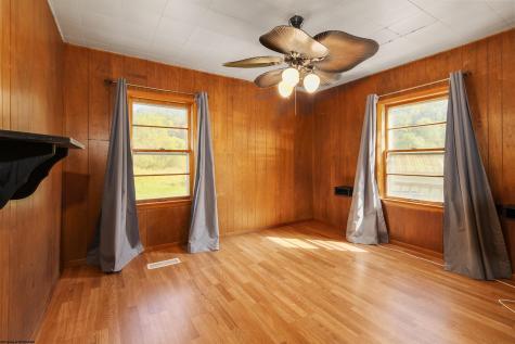 1369 Flag Run Road Clarksburg WV 26301-999