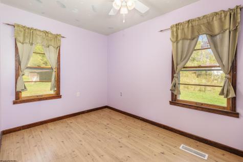 1369 Flag Run Road Clarksburg WV 26301-999