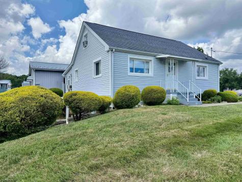 1617 Crestmont Circle Fairmont WV 26554