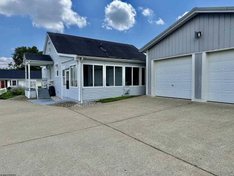 1617 Crestmont Circle Fairmont WV 26554