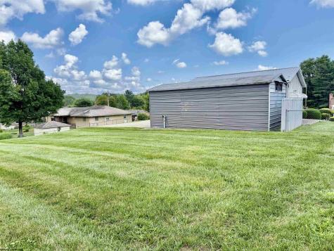 1617 Crestmont Circle Fairmont WV 26554