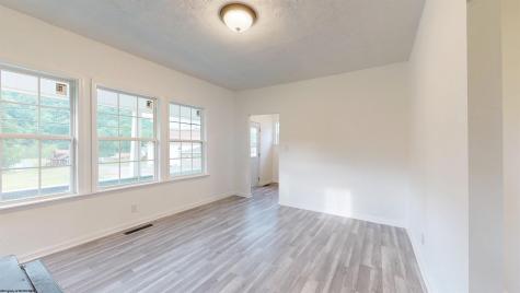 1095 Parkview Road Grafton WV 26354