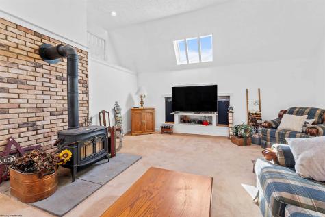 814 Linton Road Gladesville WV 26374