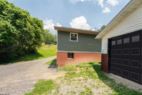 2334 School House Road Fairmont WV 26554