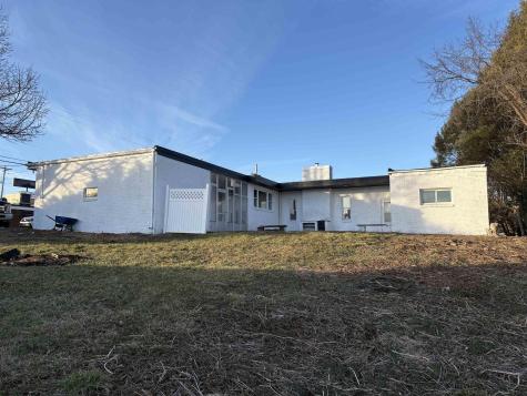 1206 Country Club Road Fairmont WV 26554