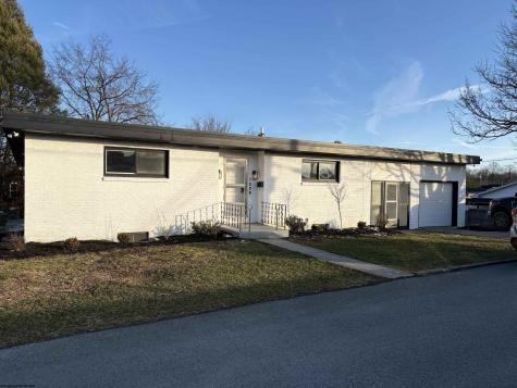 1206 Country Club Road Fairmont WV 26554