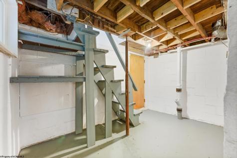 31 W 2nd Street Westover WV 26501