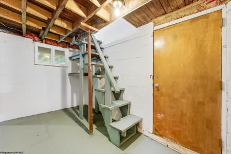 31 W 2nd Street Westover WV 26501