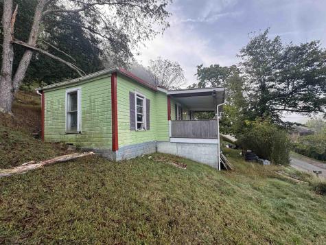 69 Jackson Street Weston WV 26452