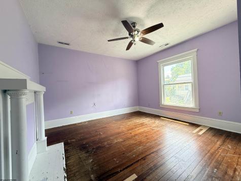 322 Harrison Street Clarksburg WV 26301