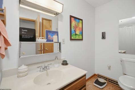 1115 Deerfield Drive Fairmont WV 26554