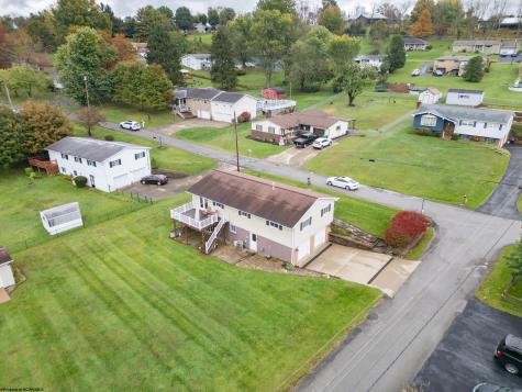 1115 Deerfield Drive Fairmont WV 26554