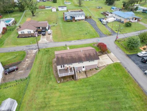 1115 Deerfield Drive Fairmont WV 26554