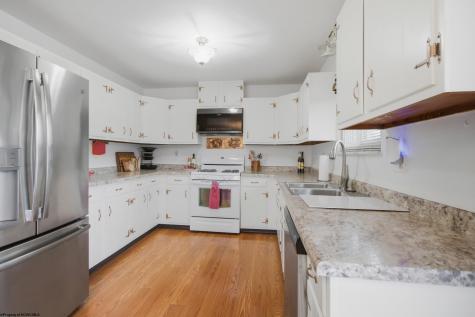 1115 Deerfield Drive Fairmont WV 26554