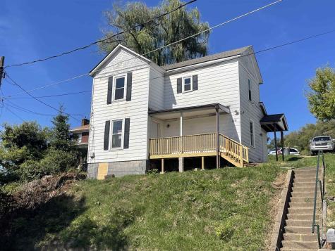 148 Jackson Avenue Clarksburg WV 26301