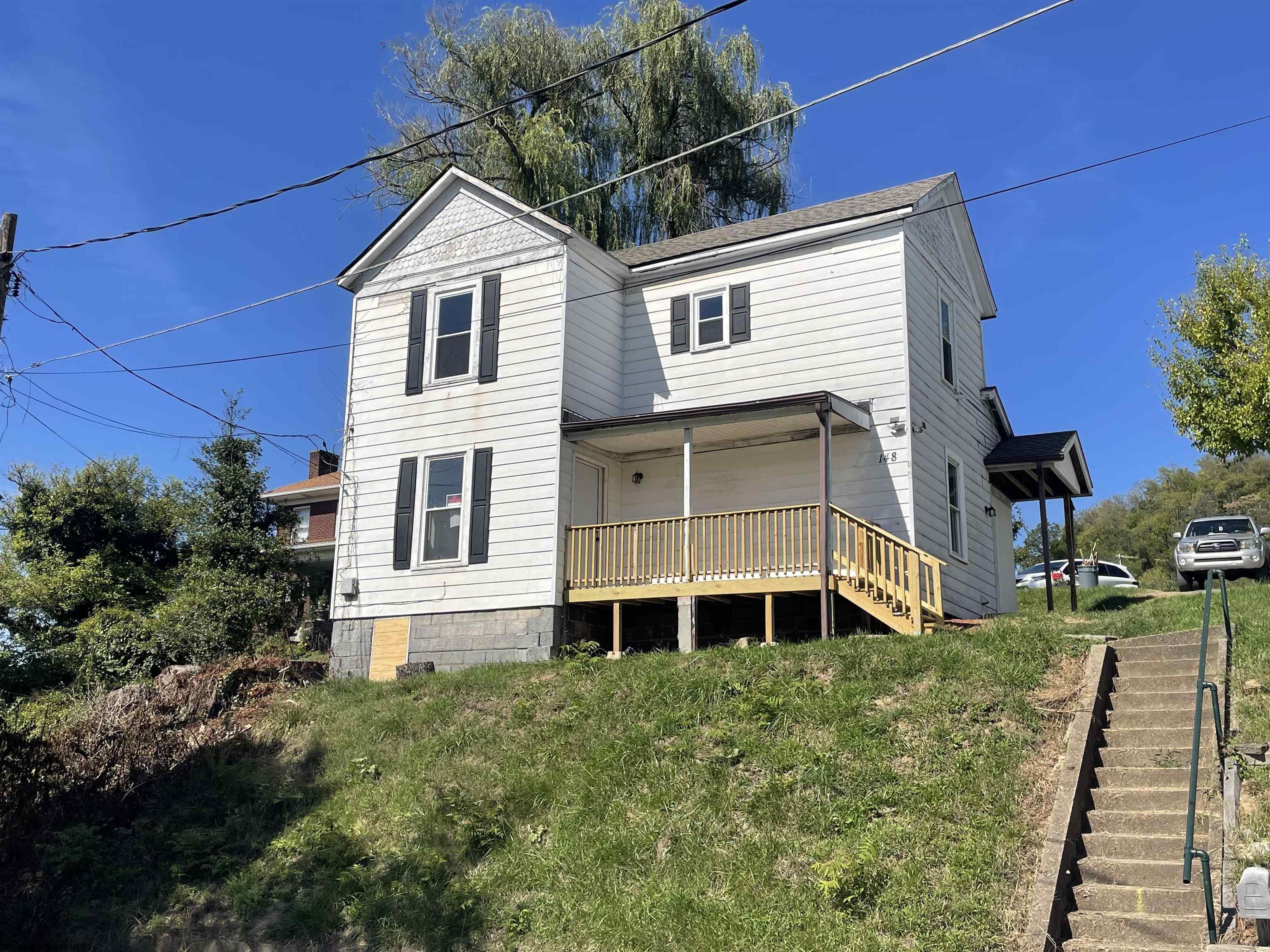 148 Jackson Avenue Clarksburg WV 26301