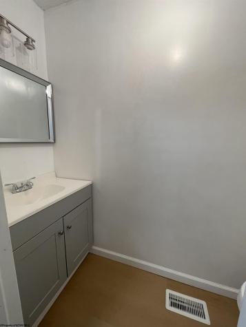 148 Jackson Avenue Clarksburg WV 26301