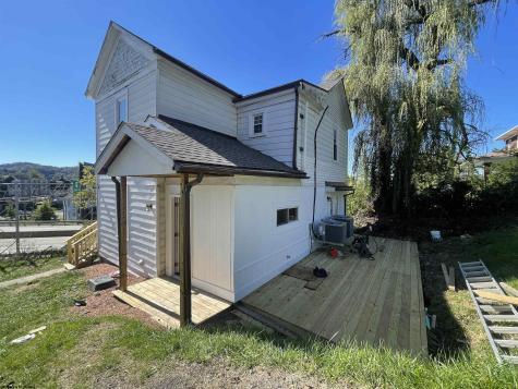 148 Jackson Avenue Clarksburg WV 26301