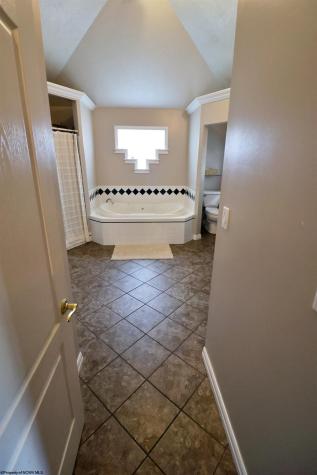 7002 Victorian Drive Fairmont WV 26554