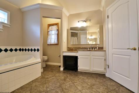 7002 Victorian Drive Fairmont WV 26554
