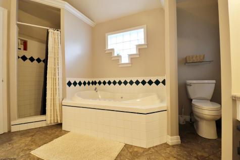7002 Victorian Drive Fairmont WV 26554