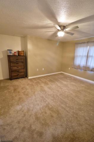 7002 Victorian Drive Fairmont WV 26554