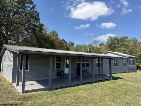 1125 Goff School Road Belington WV 26250