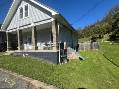 412 Center Street Shinnston WV 26431