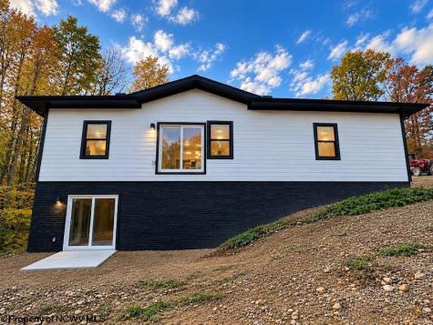 202 King Drive Kingwood WV 26537