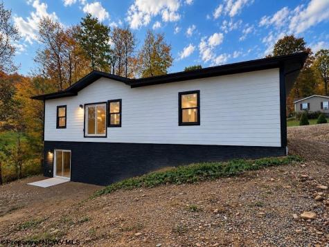 202 King Drive Kingwood WV 26537