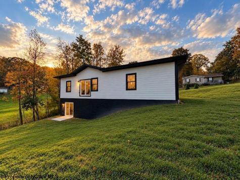 202 King Drive Kingwood WV 26537