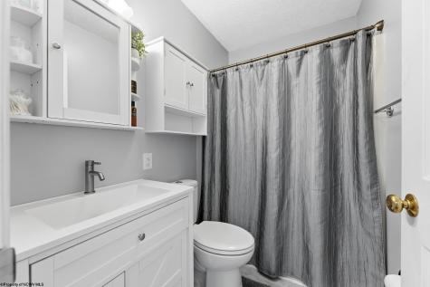 201 Jenny Lynn Estates Morgantown WV 26508