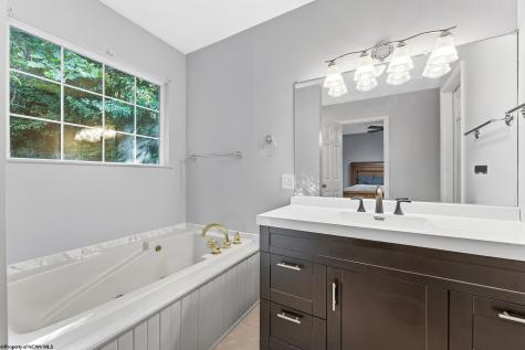 201 Jenny Lynn Estates Morgantown WV 26508
