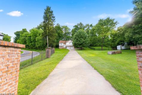 201 Jenny Lynn Estates Morgantown WV 26508