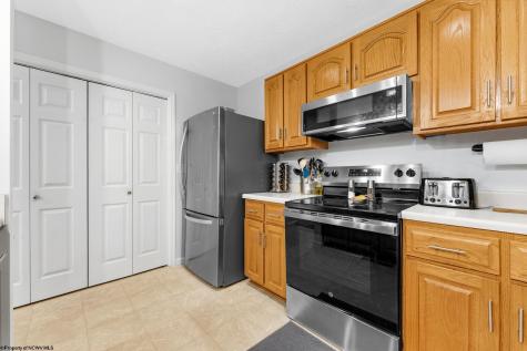 201 Jenny Lynn Estates Morgantown WV 26508