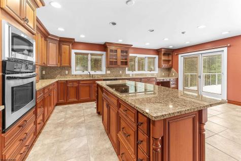 2081 Lakeside Estates Morgantown WV 26508