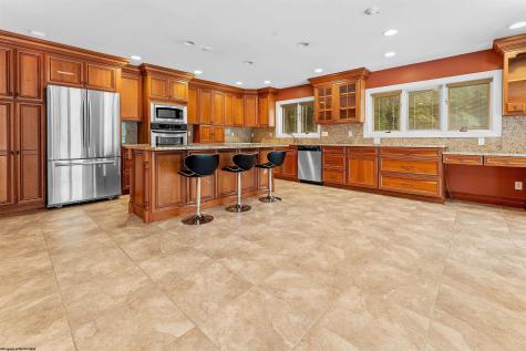 2081 Lakeside Estates Morgantown WV 26508