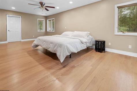 2081 Lakeside Estates Morgantown WV 26508