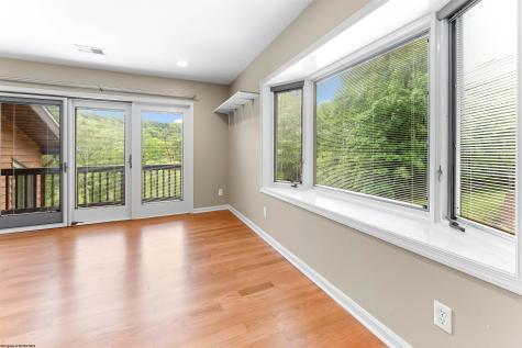2081 Lakeside Estates Morgantown WV 26508